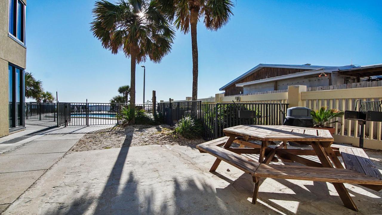 Holiday home Sunbird #706e By Nautical - Chair Service Included!